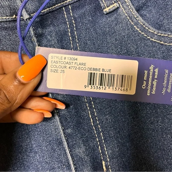 NWT ROLLA'S East Coast High Rise Flare Jean - Picture 14 of 15